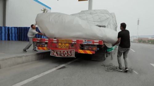 15岁跟车,父子搭档10年,蔬菜超载这样做准免费 颠簸货运路